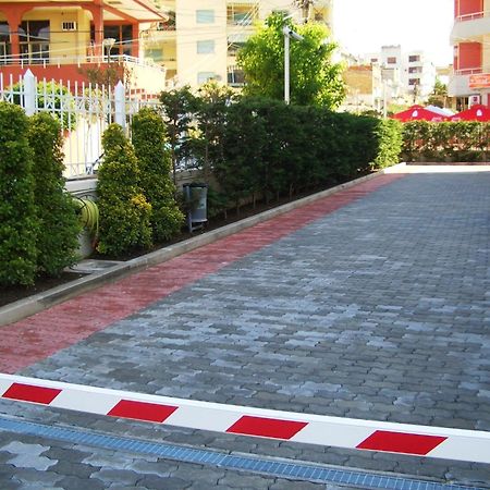 Hotel Arvi Дуррес Екстер'єр фото