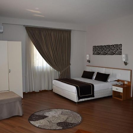 Hotel Arvi Дуррес Екстер'єр фото