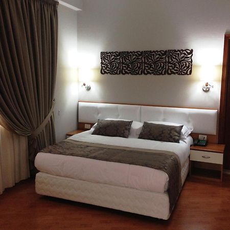 Hotel Arvi Дуррес Екстер'єр фото