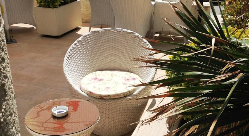 Hotel Arvi Дуррес Екстер'єр фото