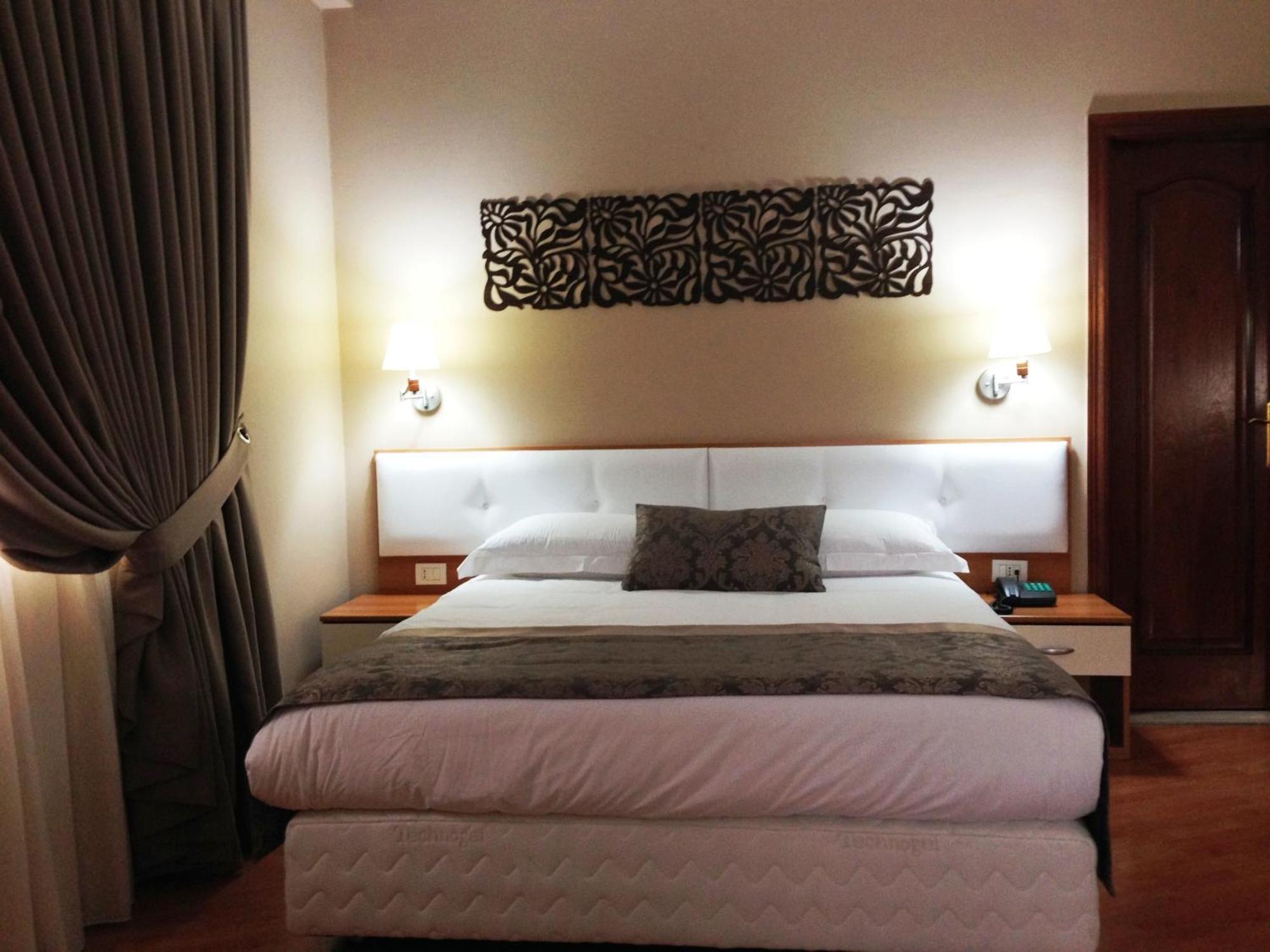 Hotel Arvi Дуррес Номер фото