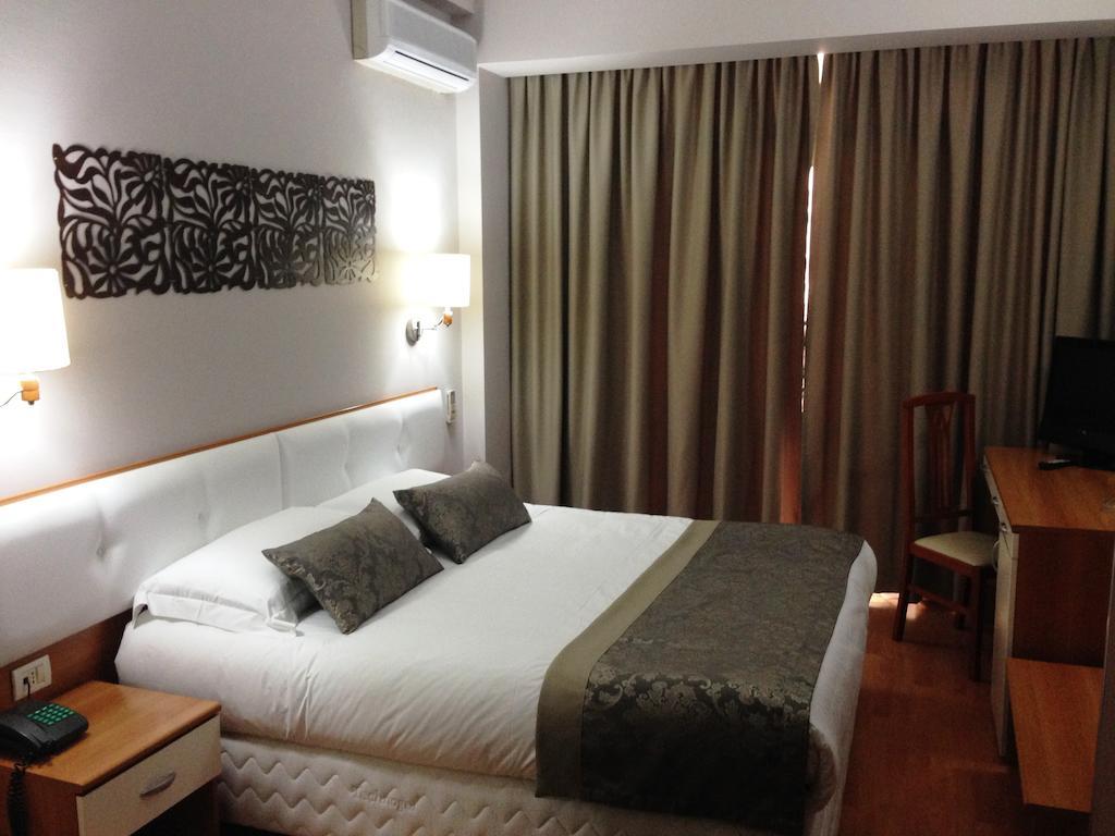 Hotel Arvi Дуррес Екстер'єр фото