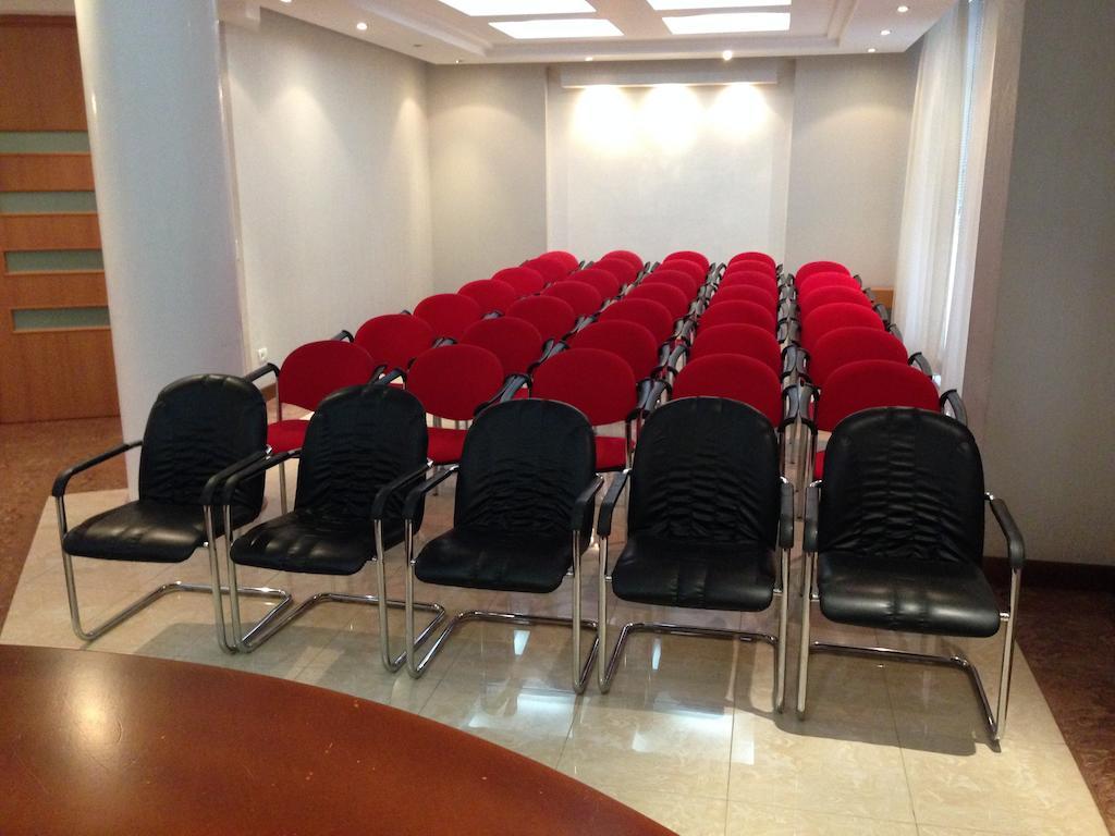 Hotel Arvi Дуррес Екстер'єр фото
