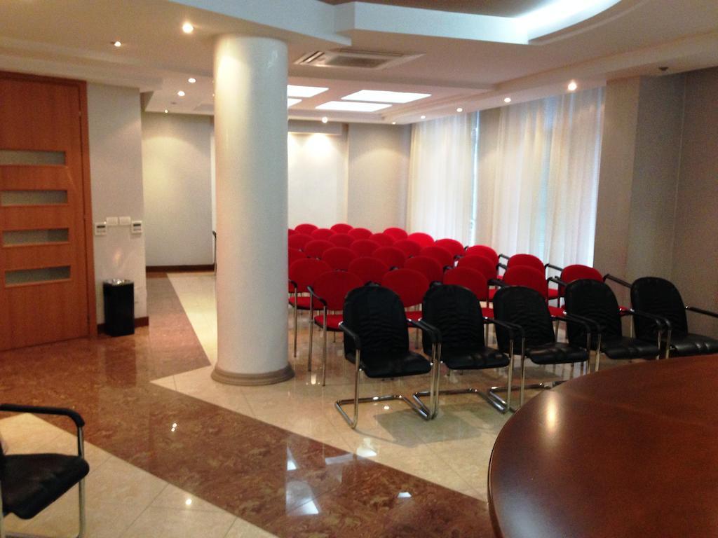 Hotel Arvi Дуррес Екстер'єр фото