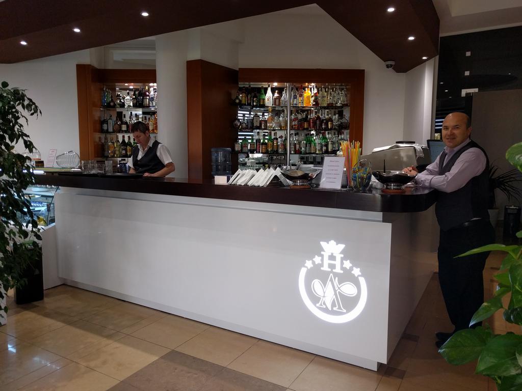 Hotel Arvi Дуррес Екстер'єр фото