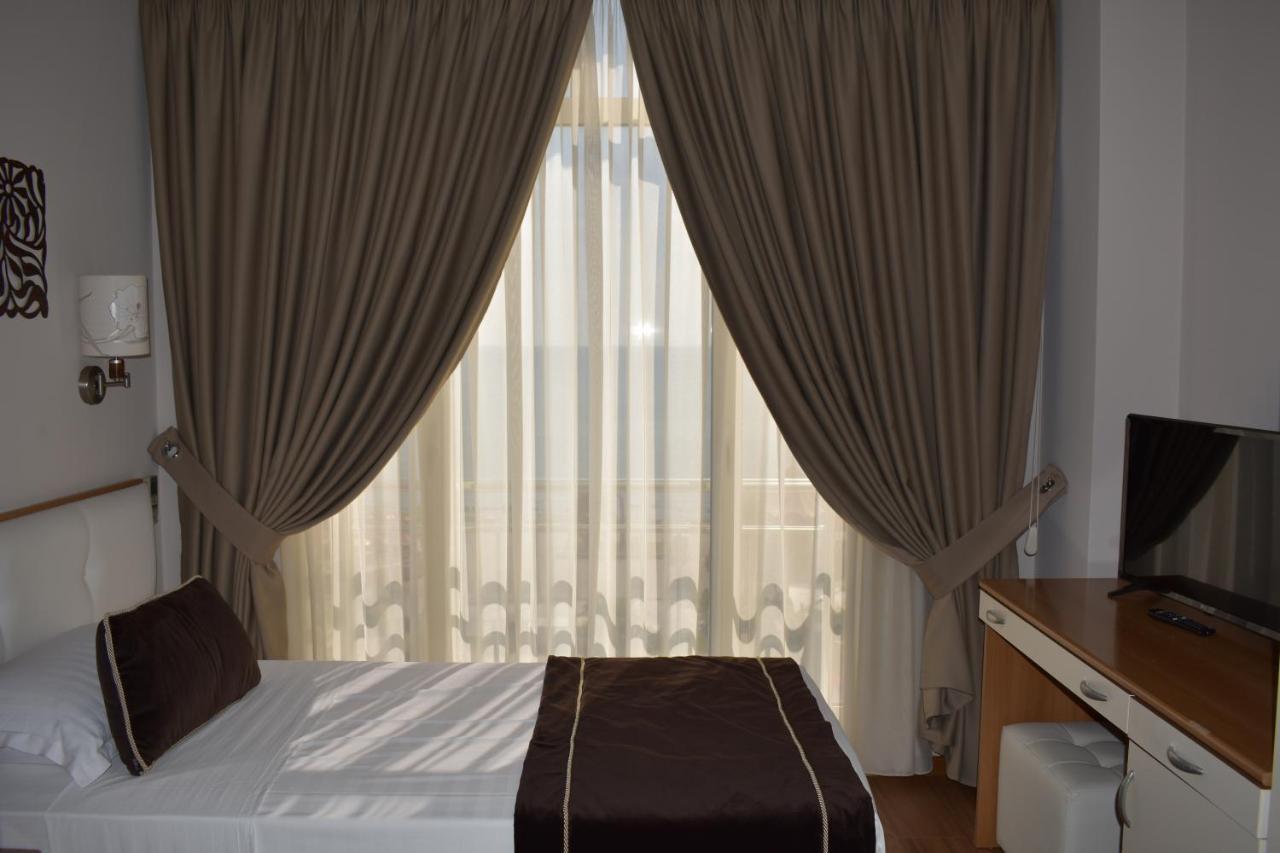 Hotel Arvi Дуррес Екстер'єр фото