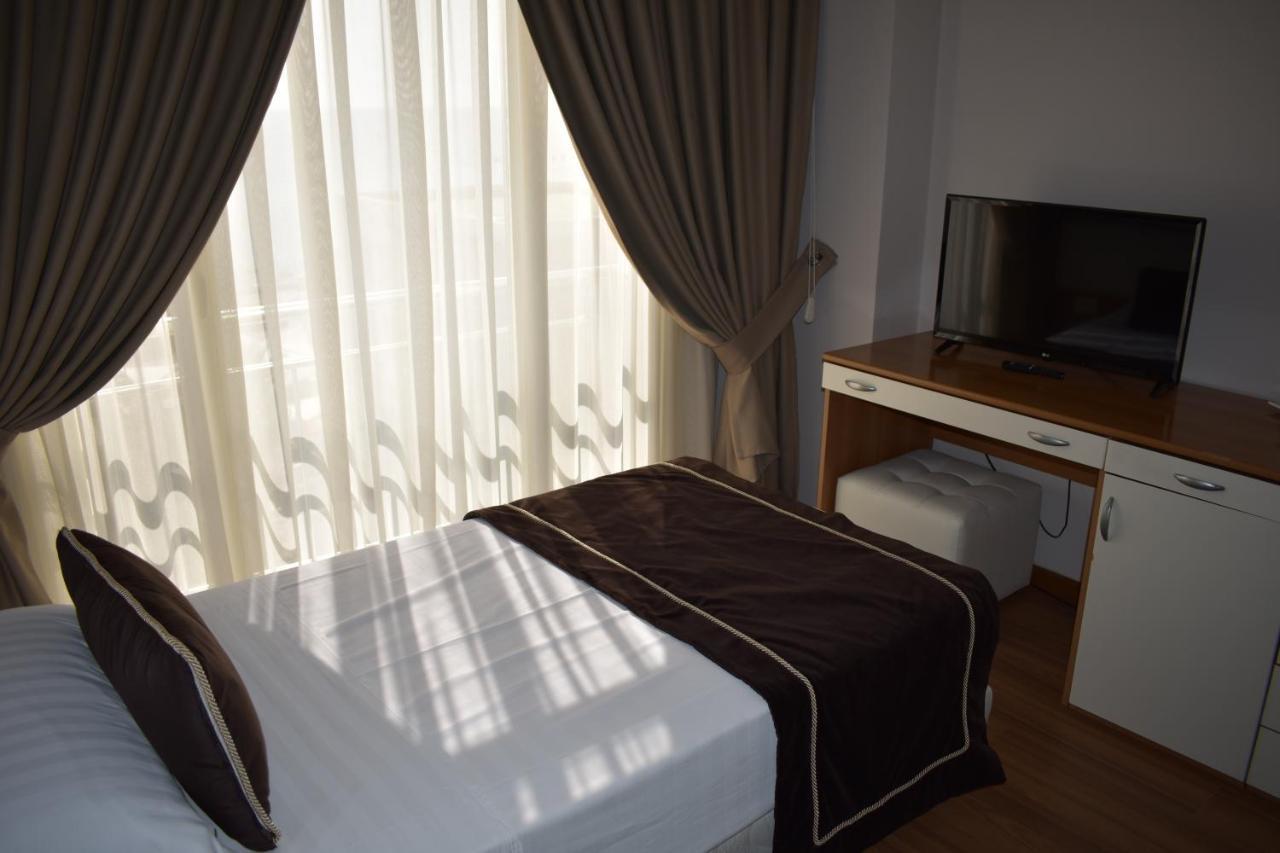 Hotel Arvi Дуррес Екстер'єр фото