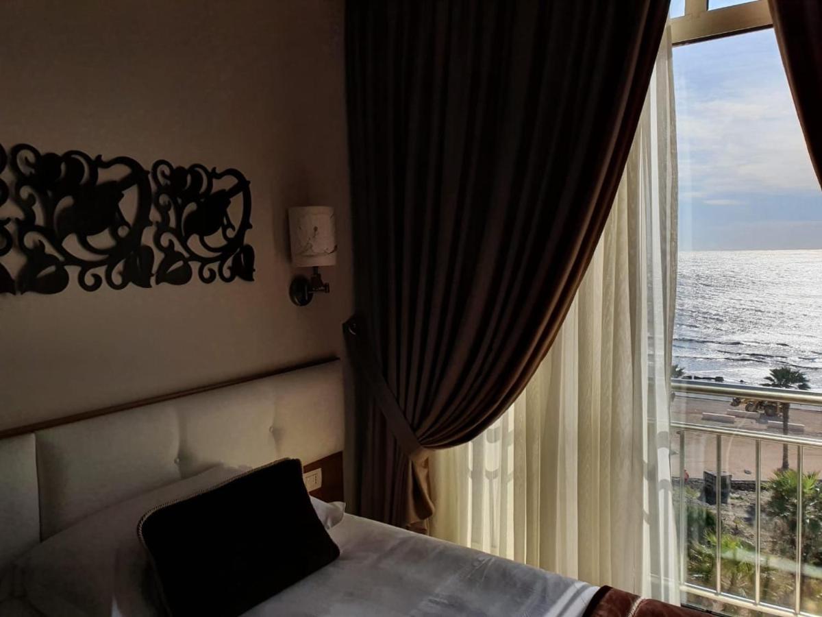 Hotel Arvi Дуррес Екстер'єр фото